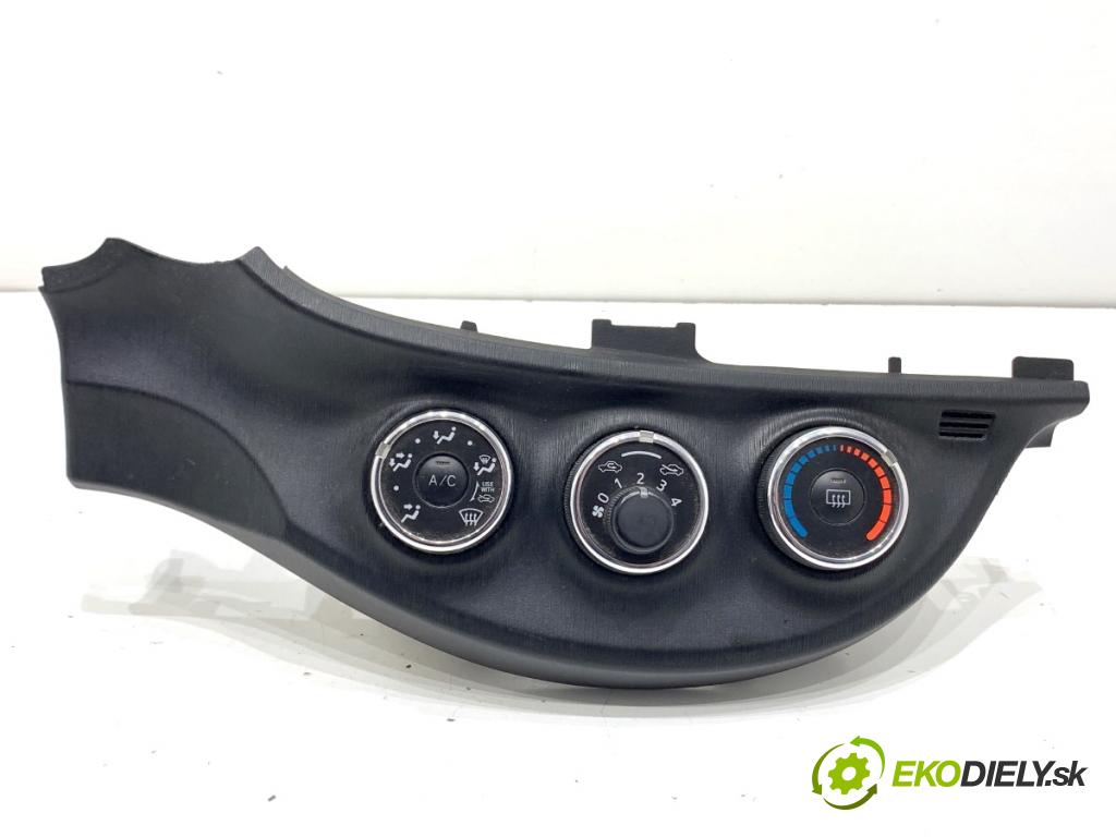 TOYOTA YARIS III liftback 2011 73 kW 1.3 (NSP130_) 1329 Panel ovládania kúrenia 55406-0D490 (Prepínacie páčky pod volantom)
