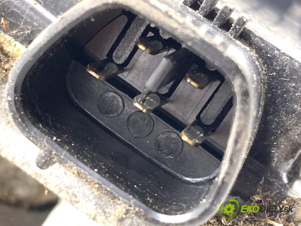 TOYOTA YARIS III liftback 2011 73 kW 1.3 (NSP130_) 1329 mechanismus stěračů přední část 85110-0D190 (Motorek stěračů přední)