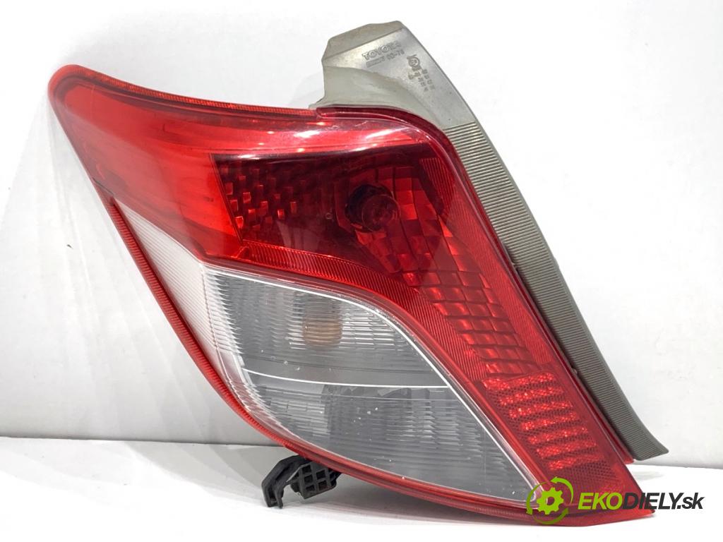 TOYOTA YARIS III liftback 2011 73 kW 1.3 (NSP130_) 1329 světlo levý zadní část 
