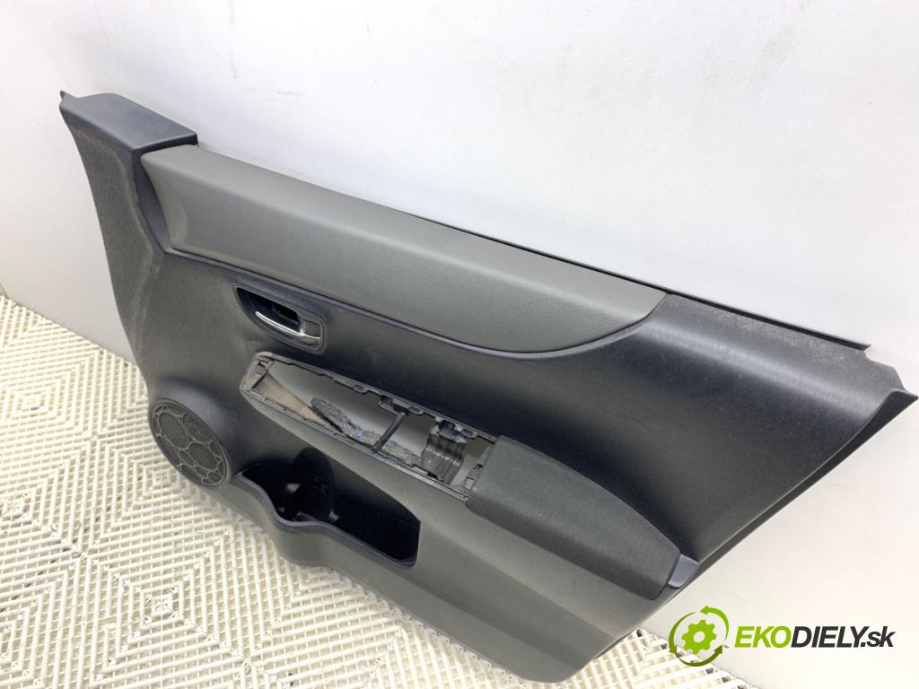 TOYOTA YARIS III liftback 2011 73 kW 1.3 (NSP130_) 1329 čalúnenie Dvere pravy predný
