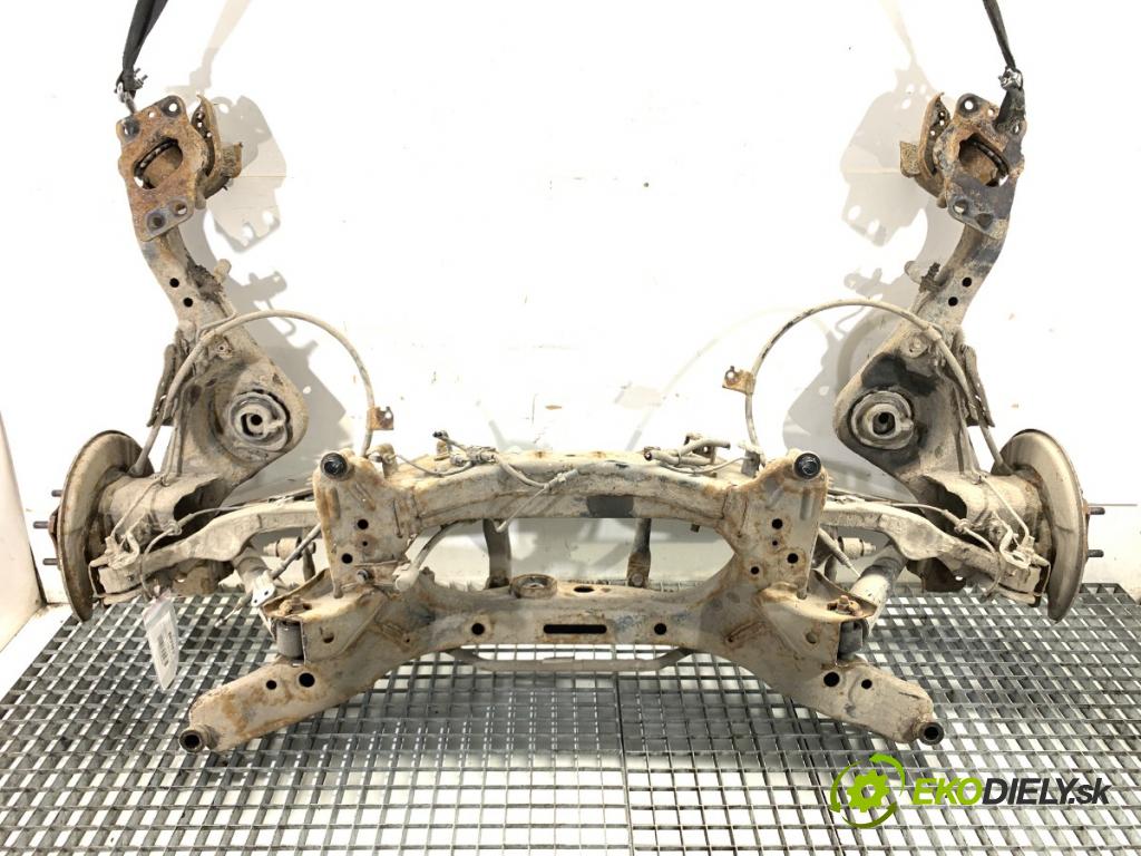 RENAULT KOLEOS I SUV 2008 110 kW 2.0 dCi 4x4 (HY0K) 1995 výztuha zadní část 