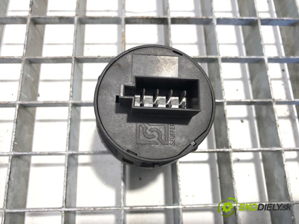 MAN TGA Ciągnik siodłowy 2004 316 kW 18.430 316 kW [430 KM] olej napędowy 2004 - 2022 10518 spínač světel 81255250193