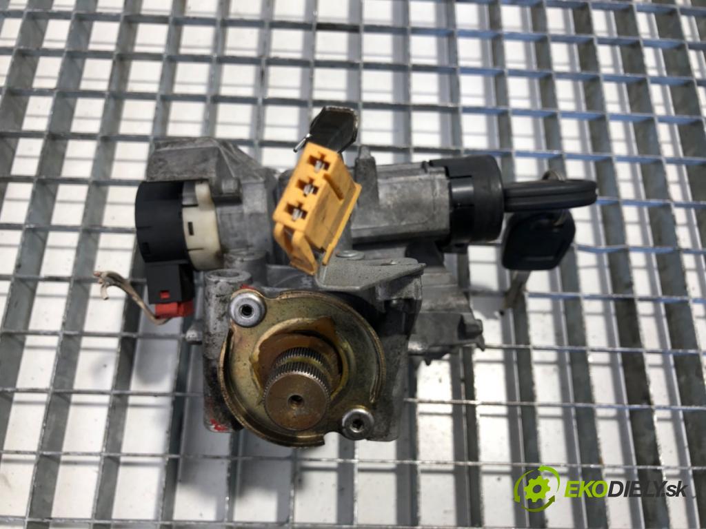 MAN TGA Ciągnik siodłowy 2004 316 kW 18.430 316 kW [430 KM] olej napędowy 2004 - 2022 10518 spinačka 7360051146 (Spínacia skrinka)