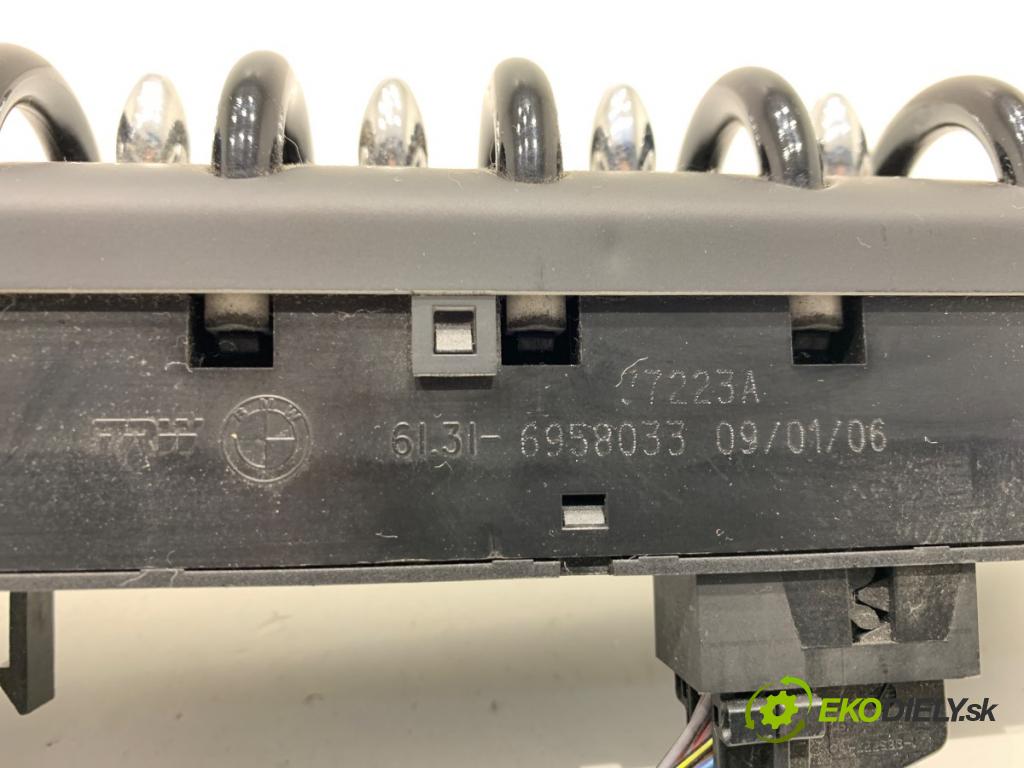 MINI R50 R53 liftback 2006 125 kW Cooper S 1598 Prepínač okien 6958033 (Prepínacie páčky pod volantom)