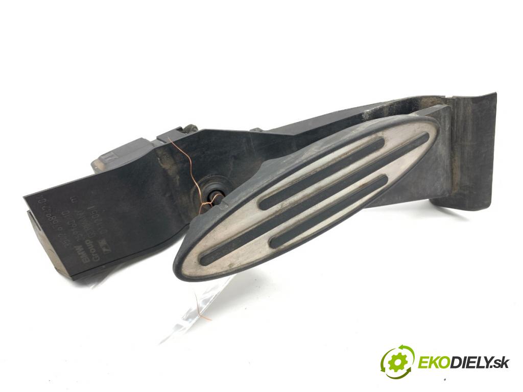 MINI R50 R53 liftback 2006 125 kW Cooper S 1598 Potenciometer plynu 6758942 (Potenciometer plynového pedálu)