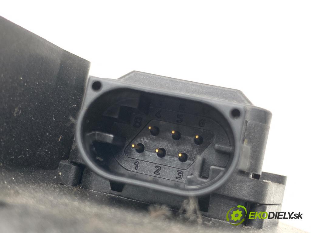 MINI R50 R53 liftback 2006 125 kW Cooper S 1598 Potenciometer plynu 6758942 (Potenciometer plynového pedálu)