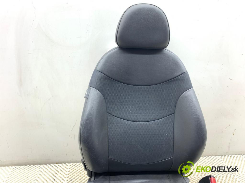 MINI R50 R53 liftback 2006 125 kW Cooper S 1598 sedadlo pravý přední část