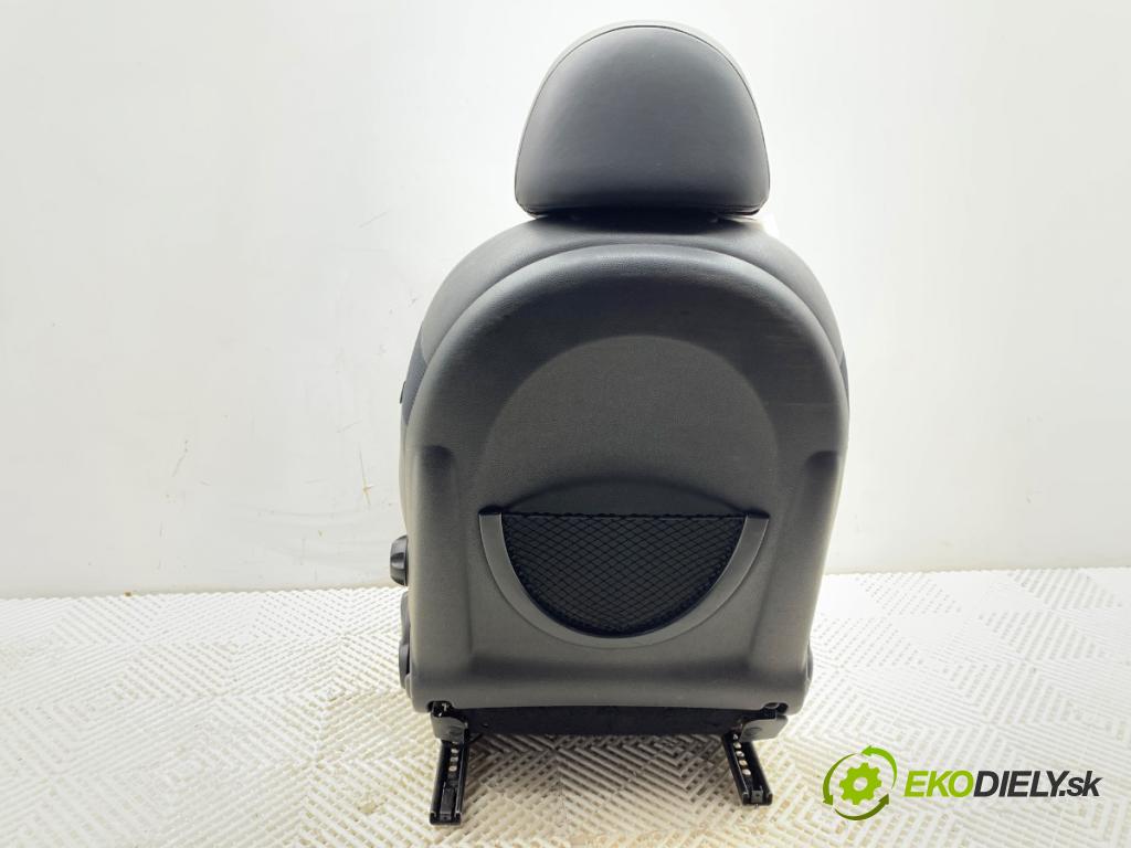 MINI R50 R53 liftback 2006 125 kW Cooper S 1598 sedadlo pravý přední část
