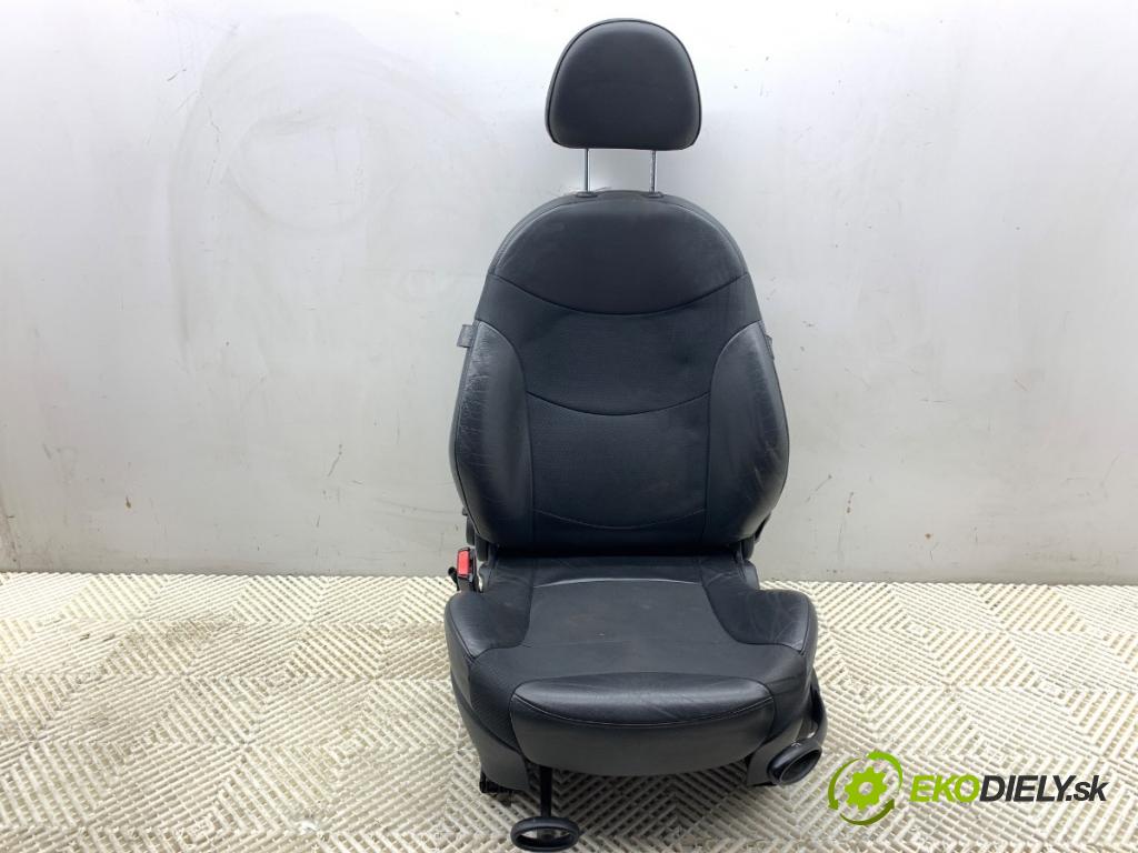 MINI R50 R53 liftback 2006 125 kW Cooper S 1598 sedadlo levý přední část 