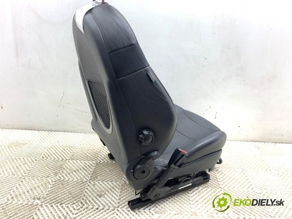 MINI R50 R53 liftback 2006 125 kW Cooper S 1598 Sedadlo ľavy predný