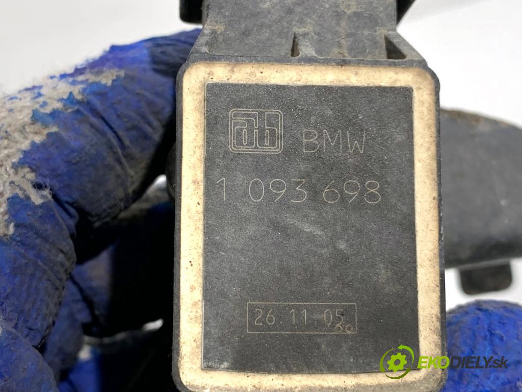 MINI R50 R53 liftback 2006 125 kW Cooper S 1598 snímač ÚROVEŇ: XENON přední část levý 1093698