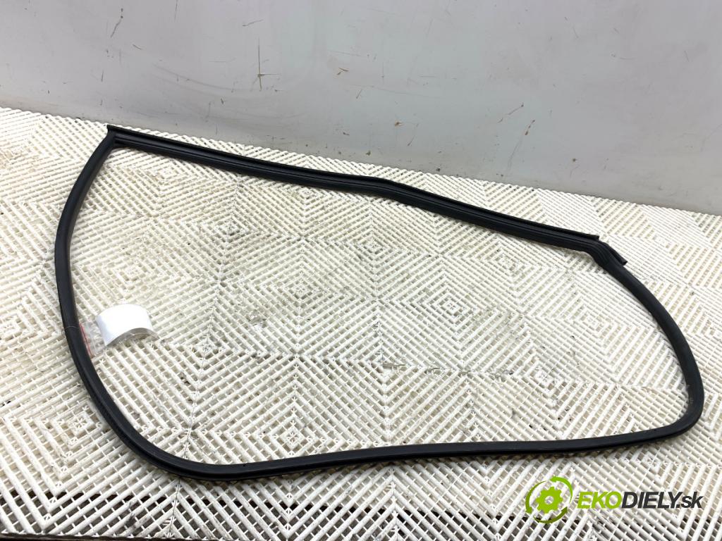 MINI R50 R53 liftback 2006 125 kW Cooper S 1598 těsnění dveře přední část pravá 