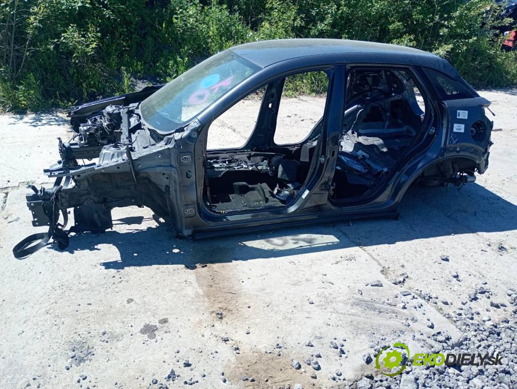 MAZDA CX-3 SUV 2017 88 kW 2.0 SKYACTIV-G (DK5W, DK6W) 1998 karoséria ČTVRŤÁK: Blatník prah strecha PODŁUŻNICA 