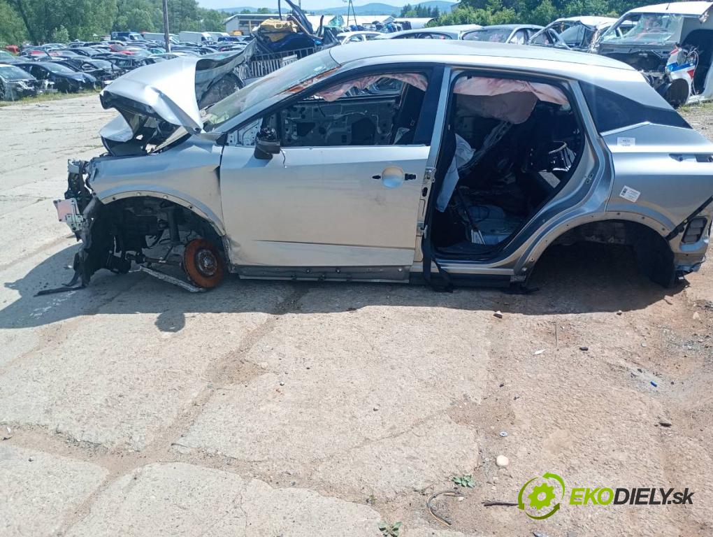 NISSAN QASHQAI J12 SUV 2023 116 kW 1.3 DIG-T 1332 karoséria ČTVRŤÁK: Blatník prah strecha PODŁUŻNICA