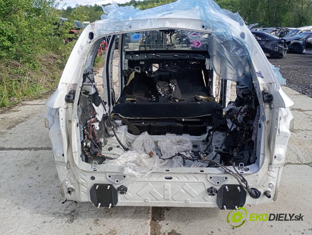 BMW G05 SUV 2020 294 kW xDrive M 50 d 2993 karoséria ČTVRŤÁK: Blatník prah strecha PODŁUŻNICA