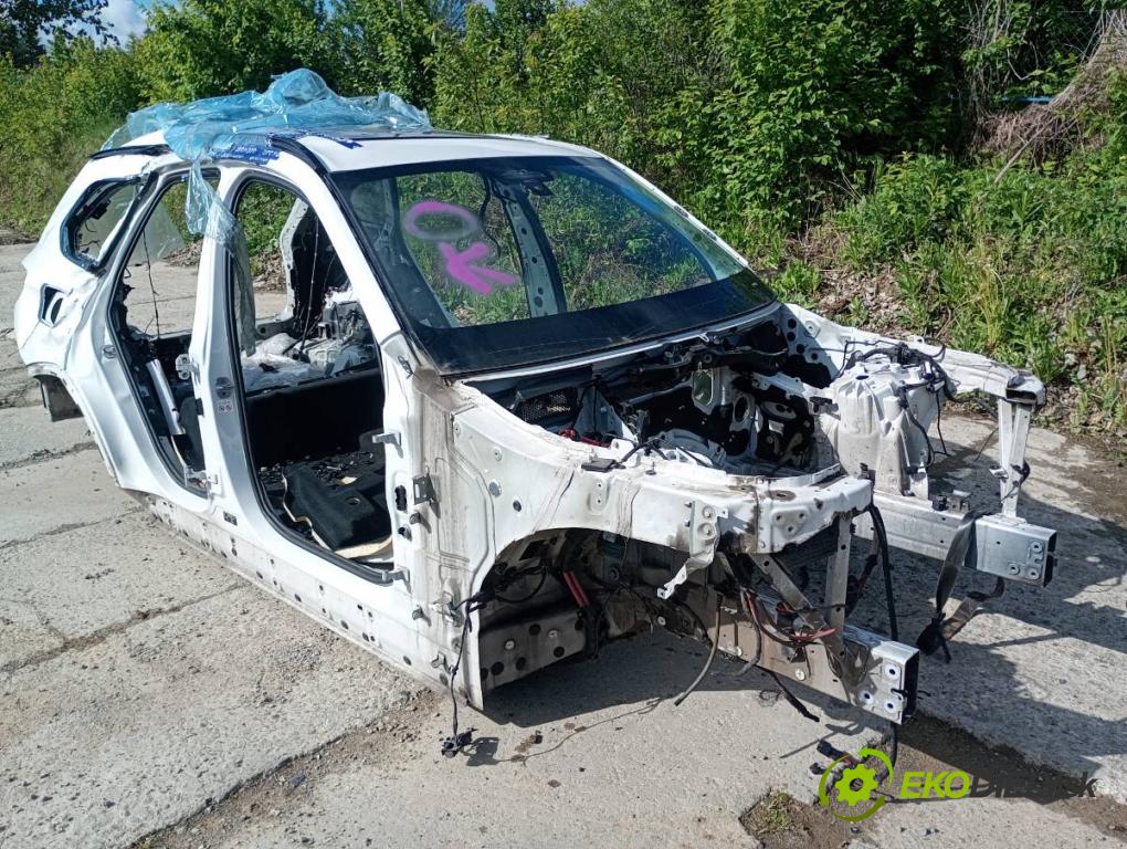 BMW G05 SUV 2020 294 kW xDrive M 50 d 2993 karoséria ČTVRŤÁK: Blatník prah strecha PODŁUŻNICA