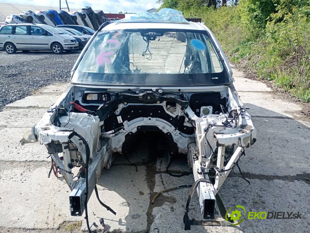 BMW G05 SUV 2020 294 kW xDrive M 50 d 2993 karoséria ČTVRŤÁK: Blatník prah strecha PODŁUŻNICA