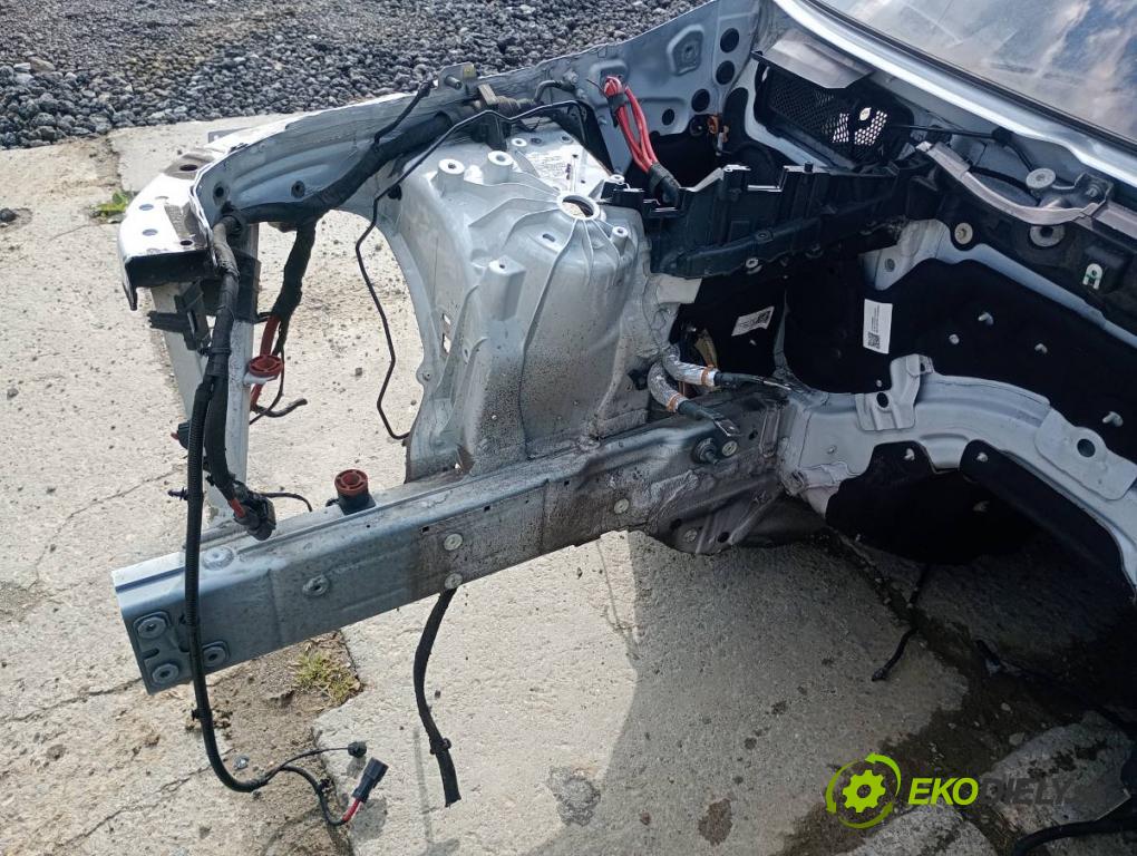 BMW G05 SUV 2020 294 kW xDrive M 50 d 2993 karoséria ČTVRŤÁK: Blatník prah strecha PODŁUŻNICA