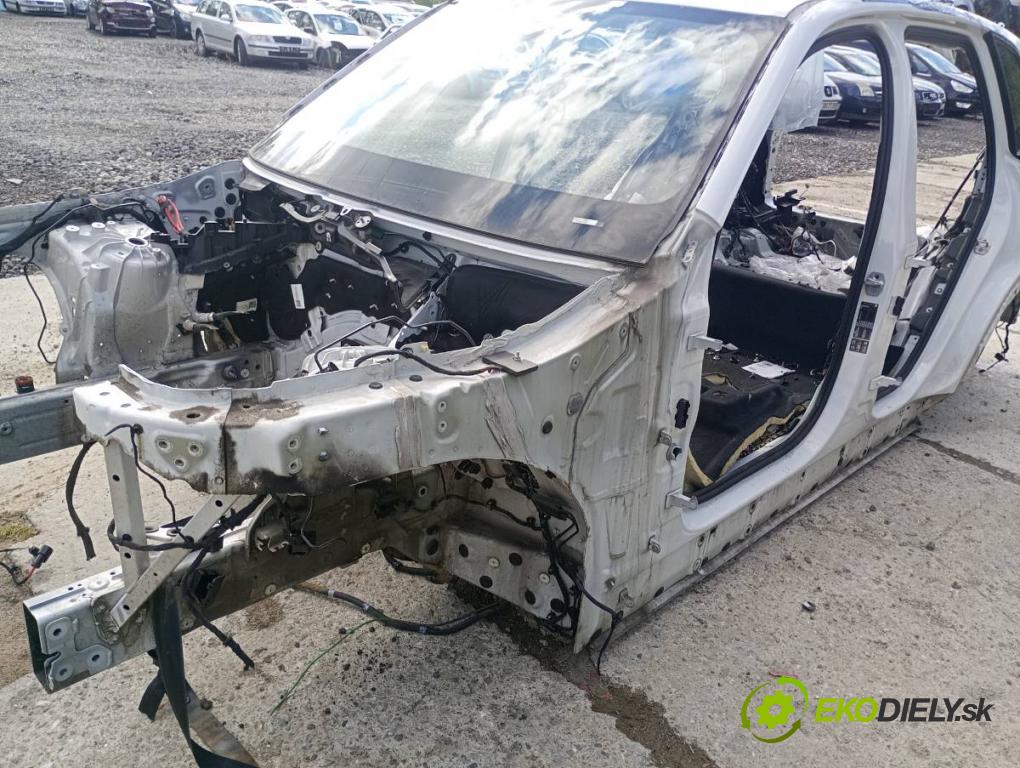 BMW G05 SUV 2020 294 kW xDrive M 50 d 2993 karoséria ČTVRŤÁK: Blatník prah strecha PODŁUŻNICA
