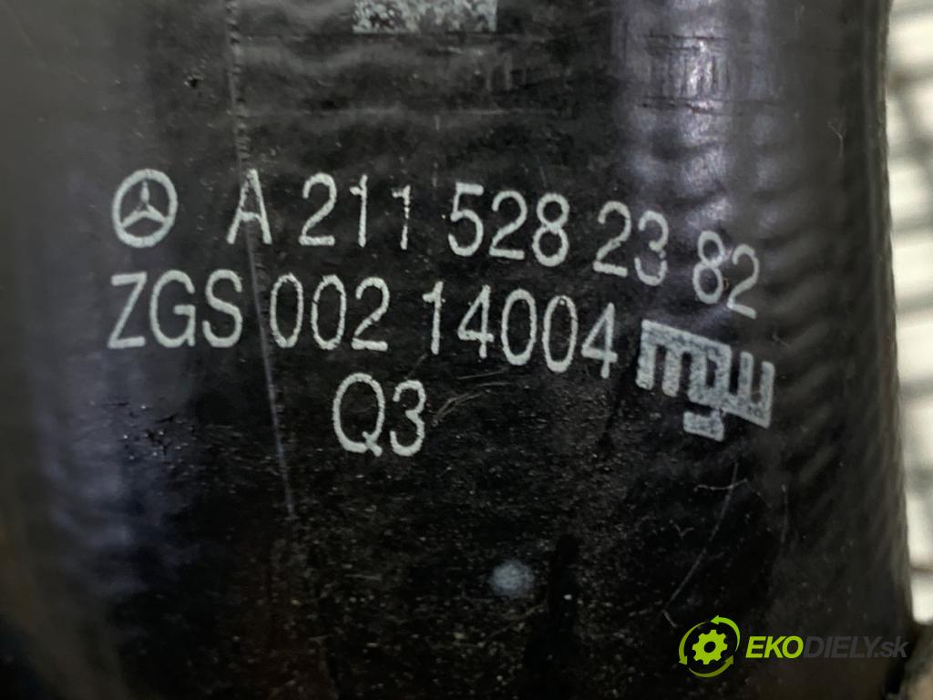 MERCEDES-BENZ S211 Kombi 2003 110 kW E 220 T CDI (211.206) 2148 Rúra vzduchu A2115280308