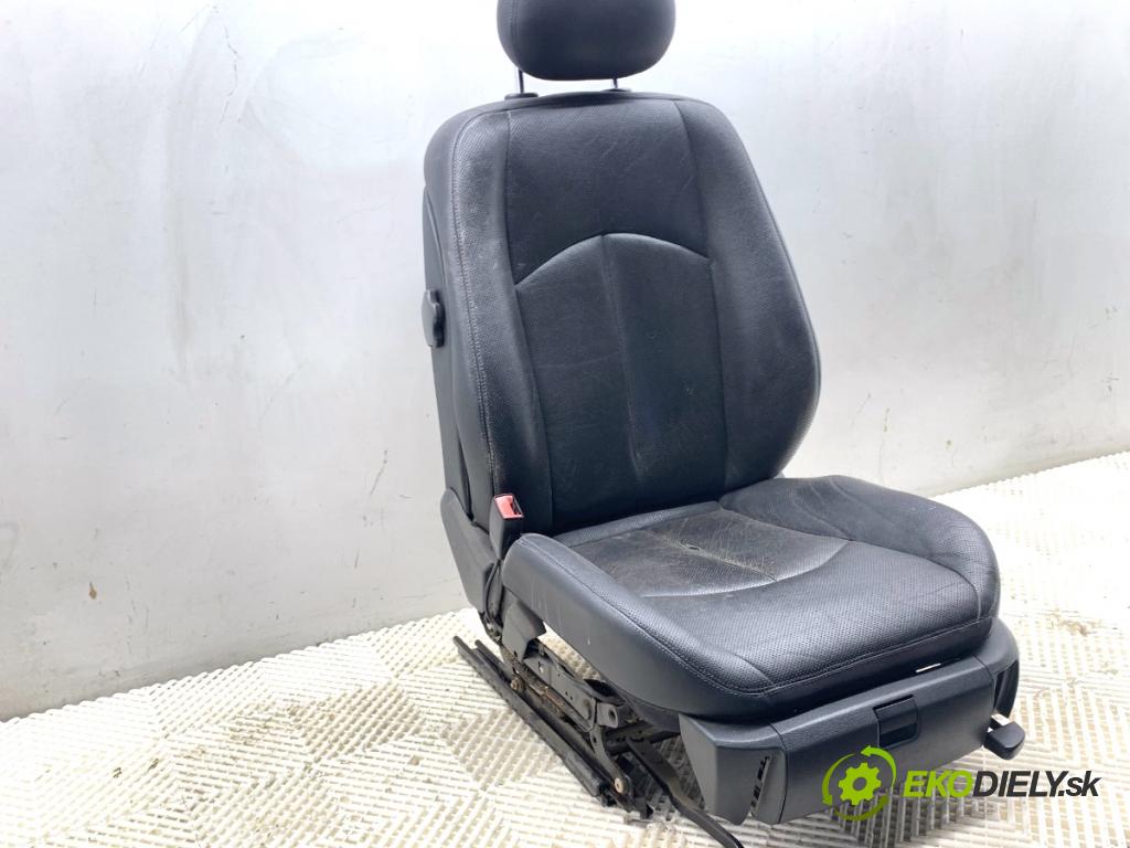 MERCEDES-BENZ S211 Kombi 2003 110 kW E 220 T CDI (211.206) 2148 sedadlo levý přední část