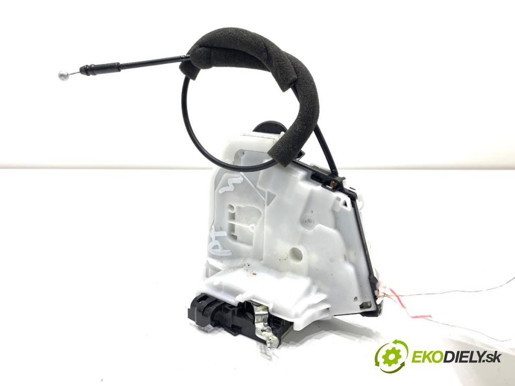NISSAN QASHQAI J12 SUV 2023 116 kW 1.3 DIG-T 1332 zámok dveře pravý zadní část 