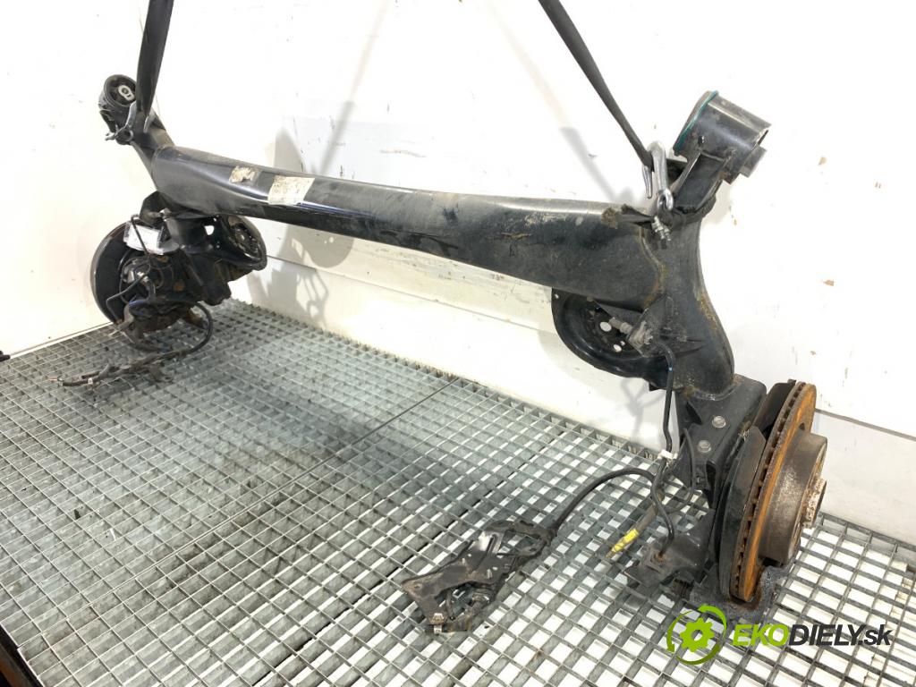 NISSAN QASHQAI J12 SUV 2023 116 kW 1.3 DIG-T 1332 výztuha zadní část