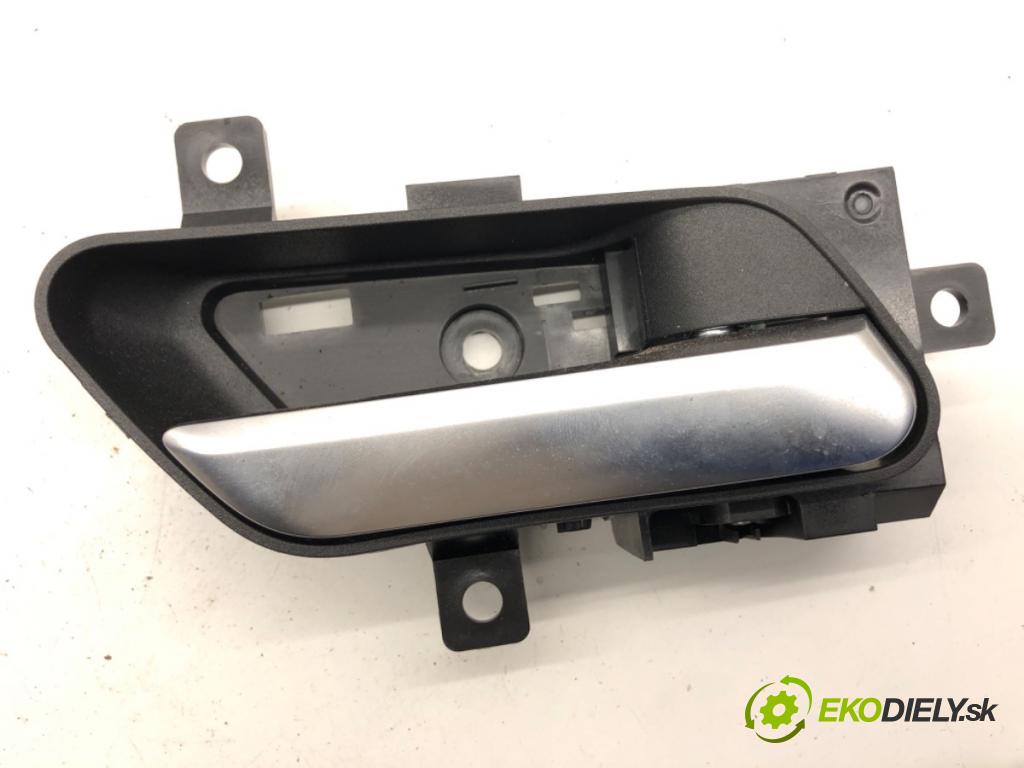 NISSAN QASHQAI J12 SUV 2023 116 kW 1.3 DIG-T 1332 klika vnitřní pravý přední část 806706UA0A