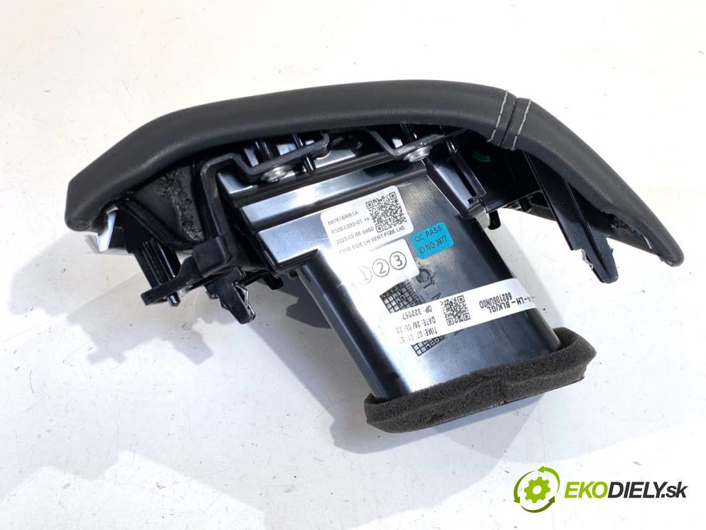NISSAN QASHQAI J12 SUV 2023 116 kW 1.3 DIG-T 1332 Mriežky kúrenia ľavy predný 687616RR1A