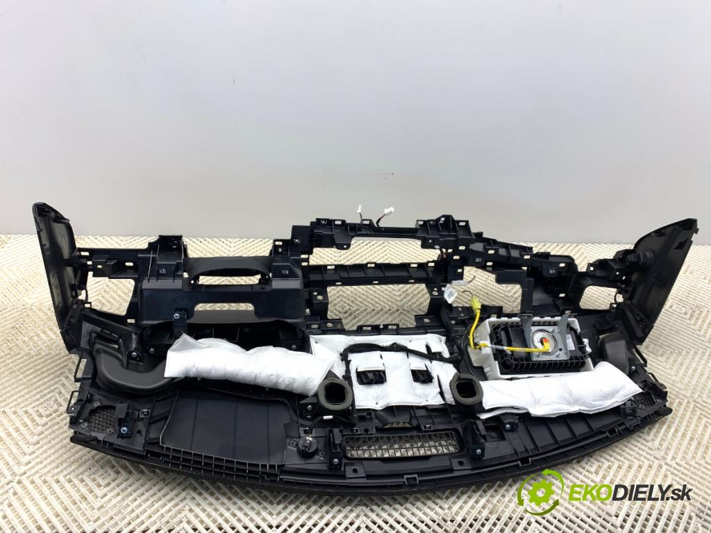 NISSAN QASHQAI J12 SUV 2023 116 kW 1.3 DIG-T 1332 Palubná doska VANKÚŠ: spolujazdca