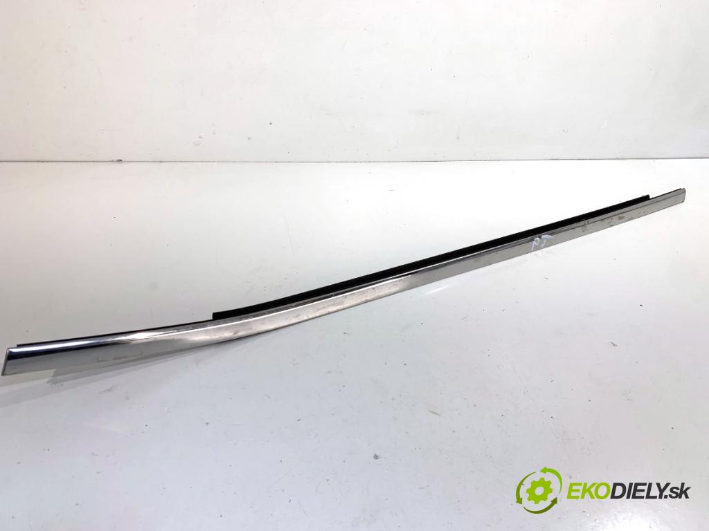 NISSAN QASHQAI J12 SUV 2023 116 kW 1.3 DIG-T 1332 Lišta Sbírání: zad pravy 