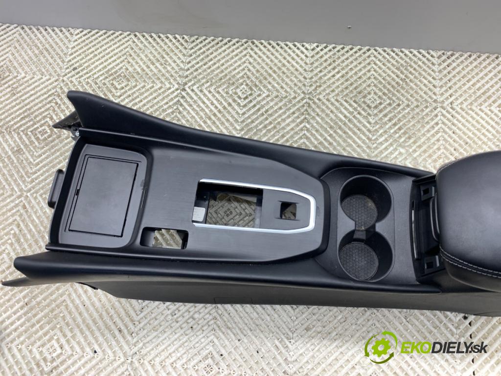 NISSAN QASHQAI J12 SUV 2023 116 kW 1.3 DIG-T 1332 Tunel stredový opierka