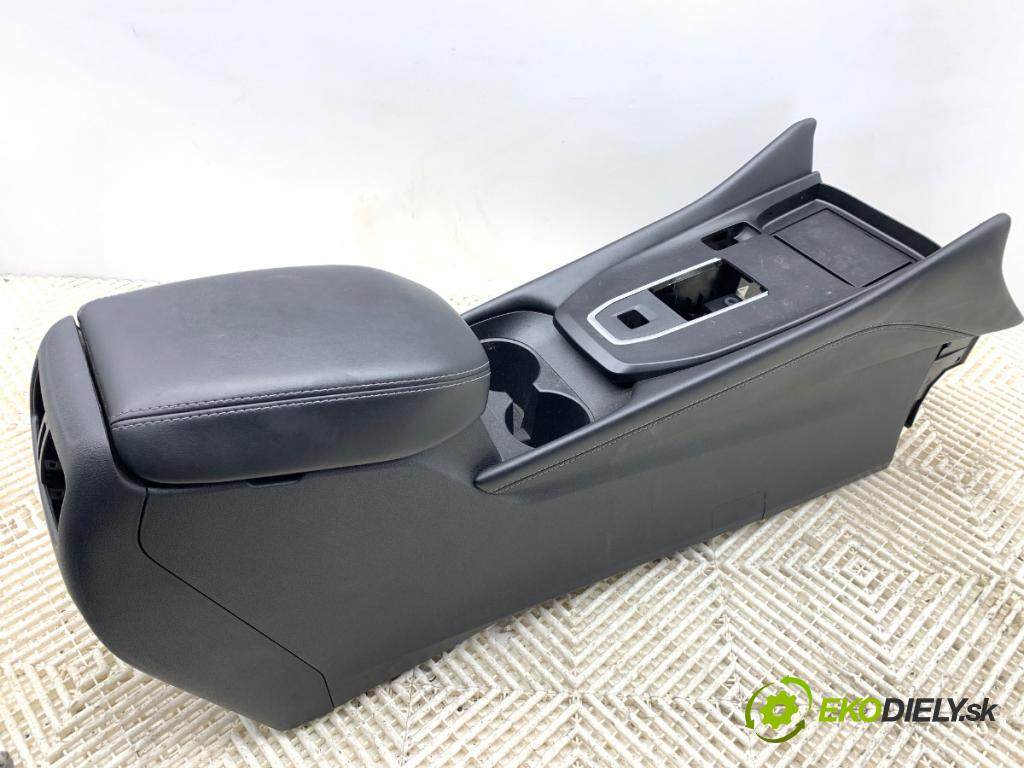 NISSAN QASHQAI J12 SUV 2023 116 kW 1.3 DIG-T 1332 Tunel stredový opierka