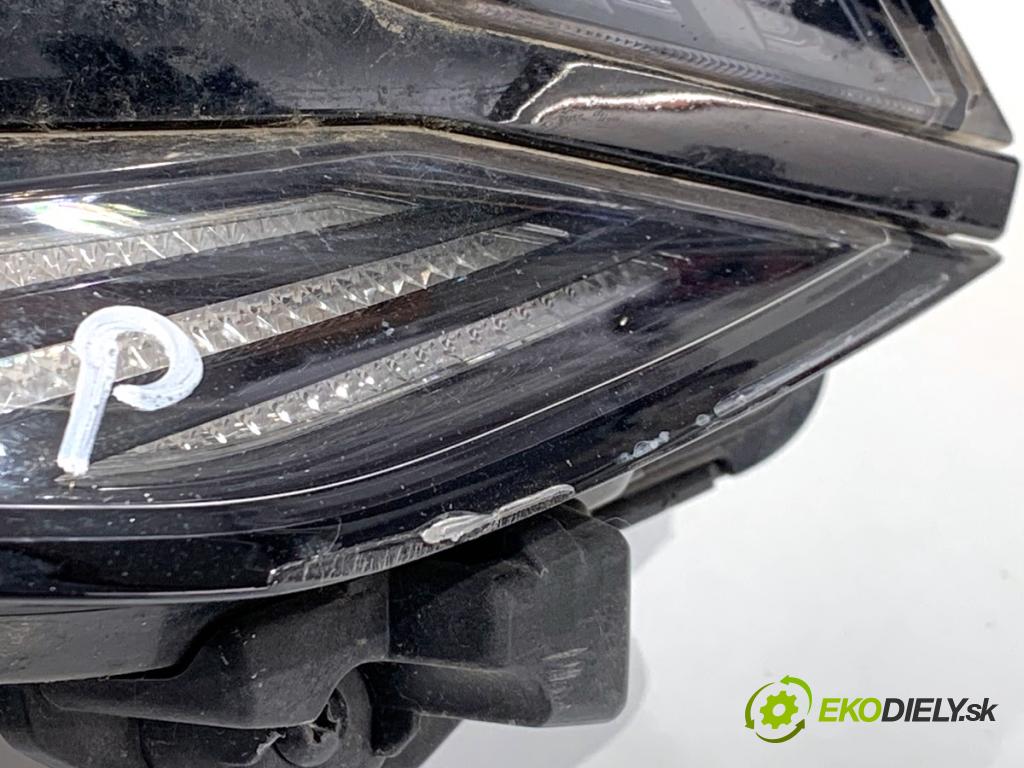 KIA EV6 liftback 2022 239 kW 77 AWD  světlomet pravý přední část LED