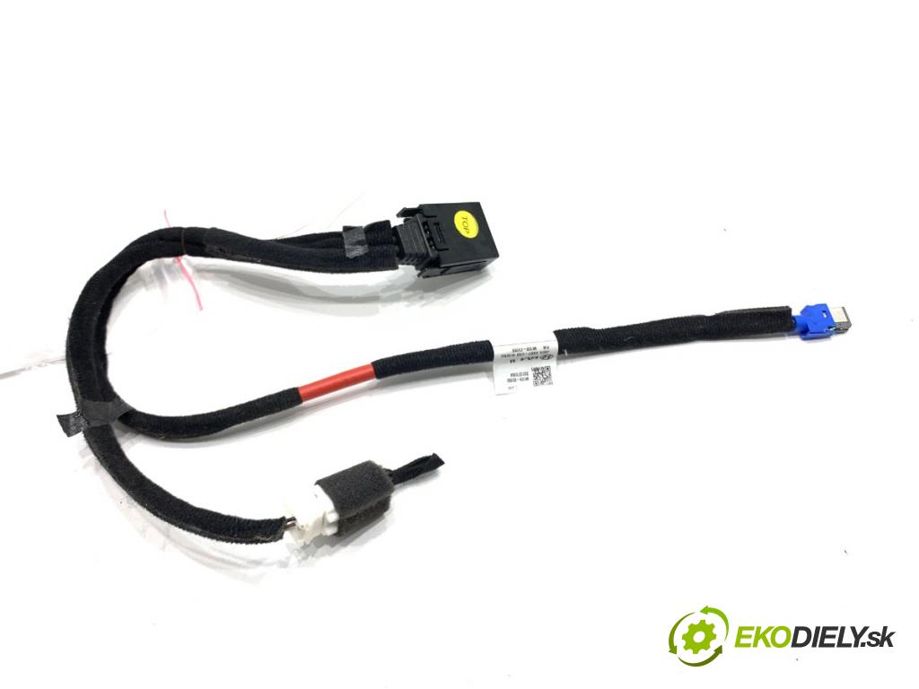 KIA EV6 liftback 2022 239 kW 77 AWD  HNÍZDO: USB 96120-CV000