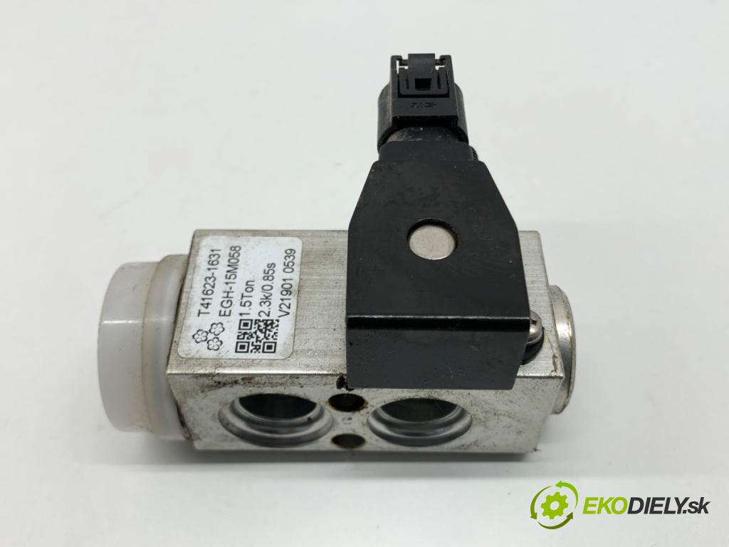 KIA EV6 liftback 2022 239 kW 77 AWD  ventil expanzní klimatizace T41623-1631