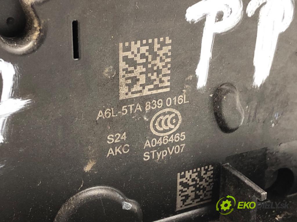 SKODA KAMIQ SUV 2020 110 kW 1.5 TSI 1495 zámok dveře pravý zadní část 5TA839016L