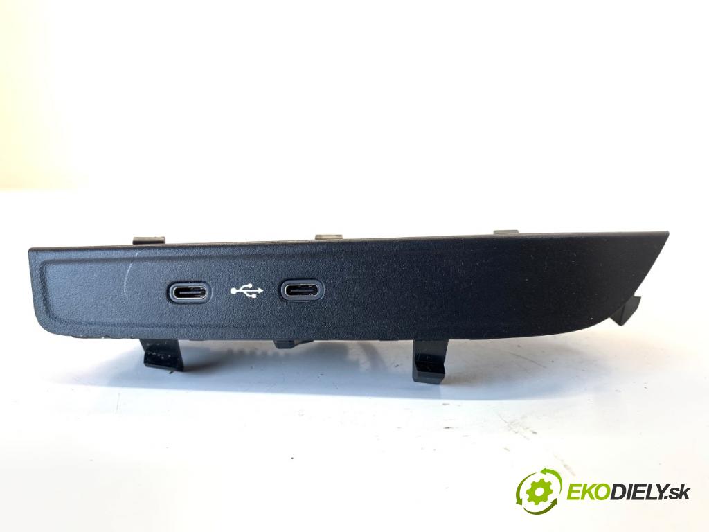 SKODA KAMIQ SUV 2020 110 kW 1.5 TSI 1495 HNÍZDO: USB 657035736