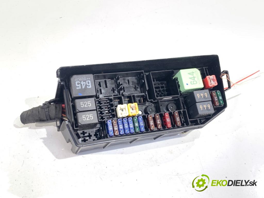 SKODA KAMIQ SUV 2020 110 kW 1.5 TSI 1495 Skrinka poistková 2Q0907361B (Poistková skrinka)