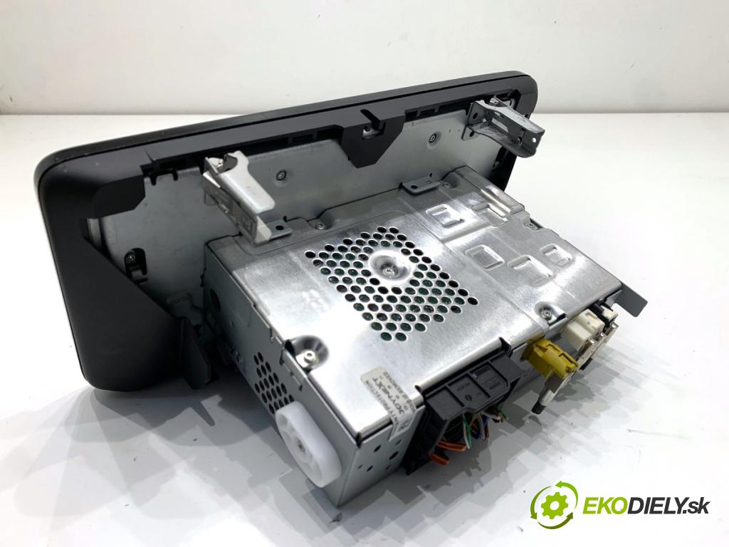 SKODA KAMIQ SUV 2025 110 kW 1.5 TSI 1495 RADIO Dislpej 657035869A