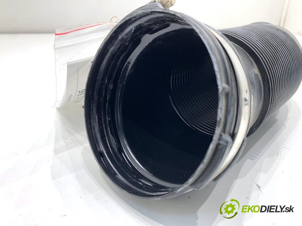 SKODA KAMIQ SUV 2025 110 kW 1.5 TSI 1495 Rúra vzduchu 5Q0129684E