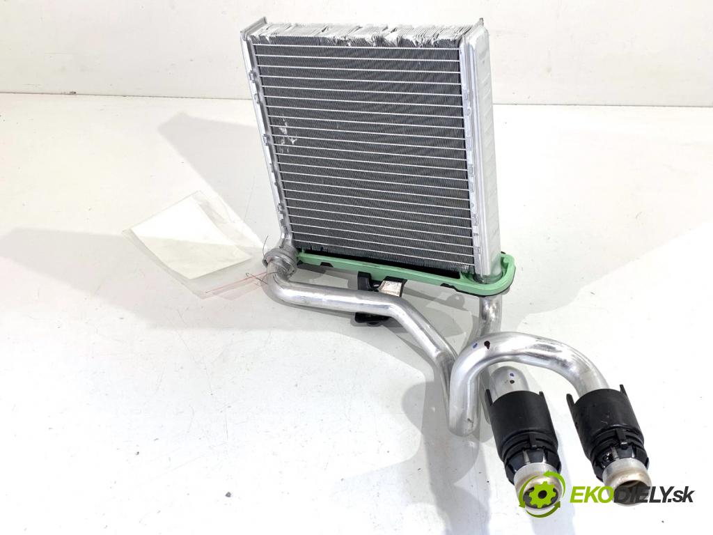 SKODA KAMIQ SUV 2025 110 kW 1.5 TSI 1495 topné těleso radiátor topení 2Q1819031 (Radiátor topení)