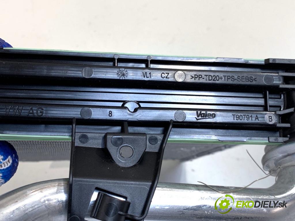 SKODA KAMIQ SUV 2025 110 kW 1.5 TSI 1495 topné těleso radiátor topení 2Q1819031 (Radiátor topení)