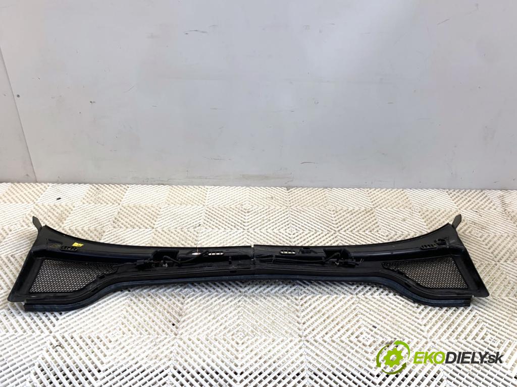 SKODA KAMIQ SUV 2020 110 kW 1.5 TSI 1495 Torpédo, plast pod čelné okno 658819415 (Torpédo (plast pod čelným sklom))