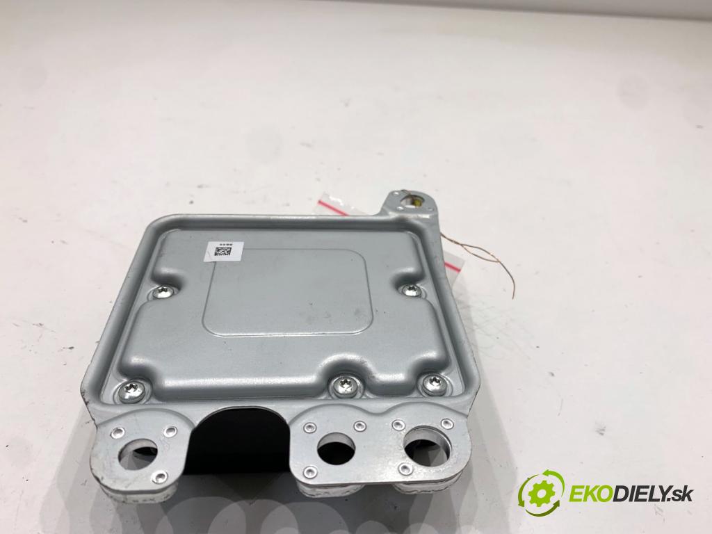 NISSAN JUKE F15 SUV 2017 85 kW 1.2 DIG-T 1197 senzor airbag 98820BF10A (Snímač)