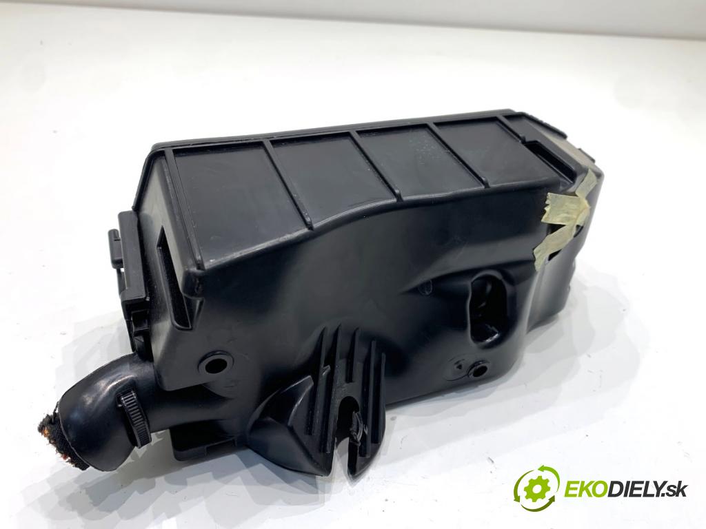 SKODA KAMIQ SUV 2025 110 kW 1.5 TSI 1495 Skrinka poistková 2Q0927165A (Poistková skrinka)