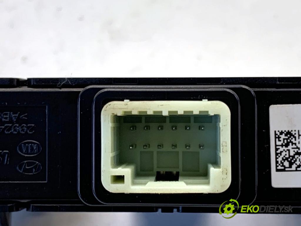 KIA EV6 liftback 2022 239 kW 77 AWD  Panel přepínač PDC KAMERY 93310-CV000
