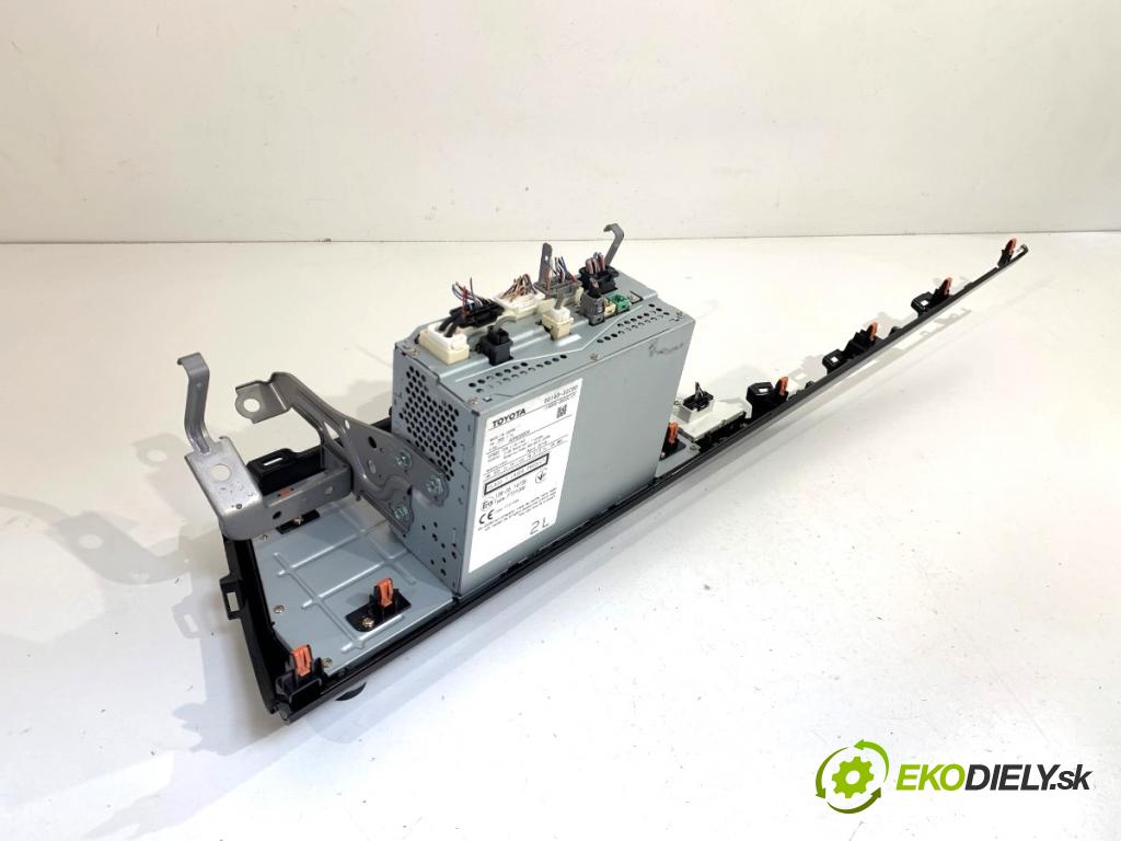 TOYOTA CAMRY sedan 2019 131 kW 2.5 Hybrid (AXVH71_) 2487 RADIO 86140-33C80 (Audio zariadenie)