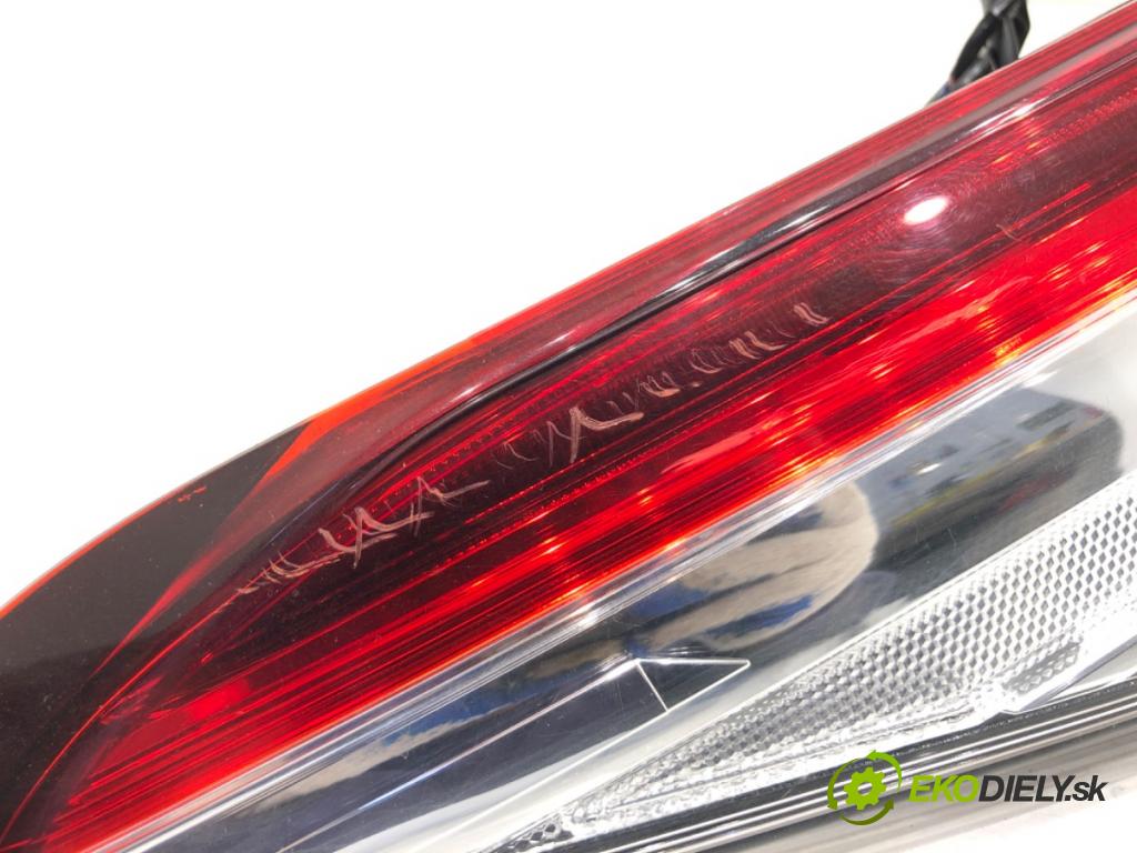 TOYOTA CAMRY sedan 2019 131 kW 2.5 Hybrid (AXVH71_) 2487 Svetlo ľavy zad