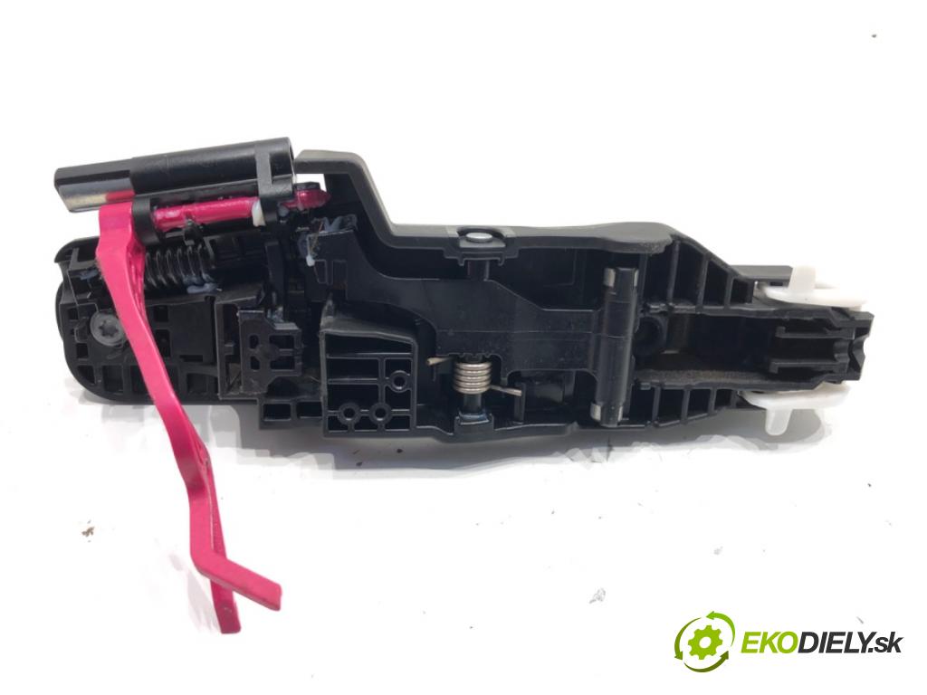 TOYOTA CAMRY sedan 2019 131 kW 2.5 Hybrid (AXVH71_) 2487 Kľučka vonkajšia ľavy zad